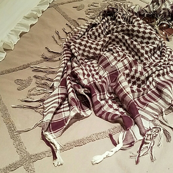 Scarf or Shoulder Cover Fringed - Picture 3 of 5